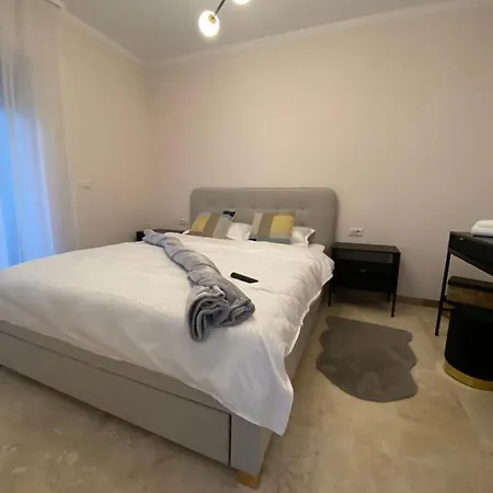 Apartment 5 *