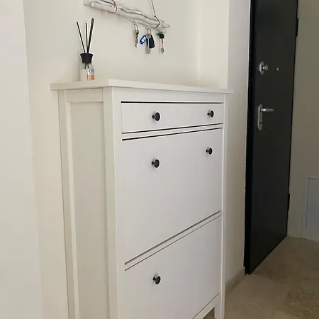 Apartment 5
